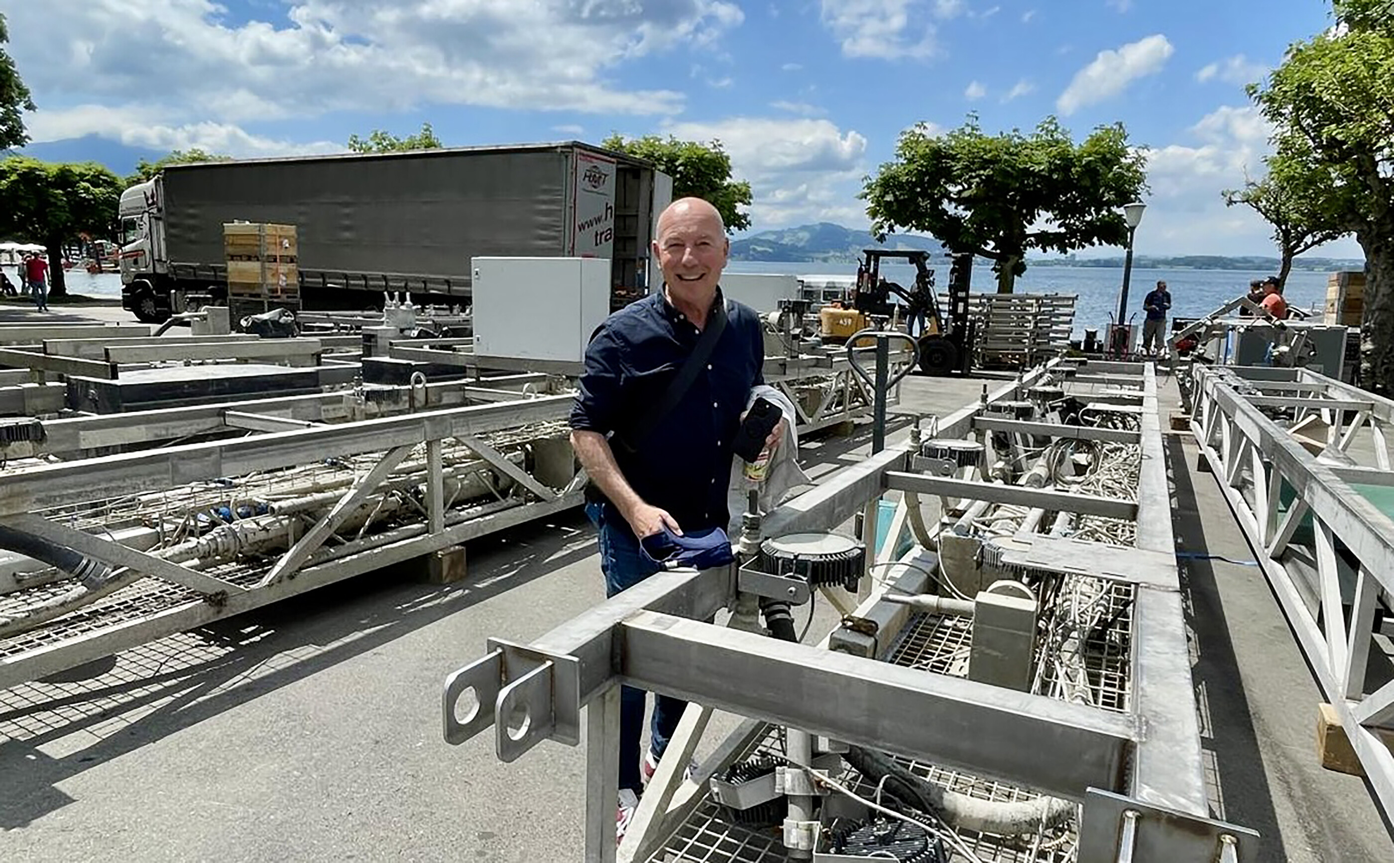 Vor dem Aufbau der Anlage im Zuger Seebecken, im Video unten das Kernteam an der Projektentwicklung mit Daniel Christen, Kilian Ettlinger und Martin Riesen